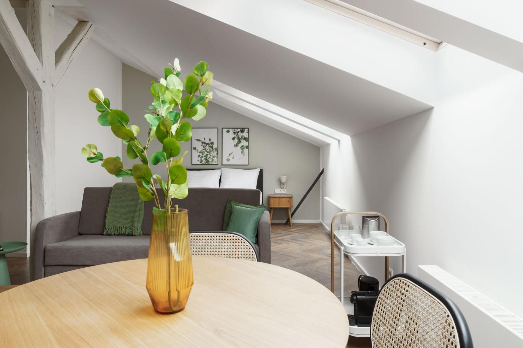 Limehome Halkova Praga