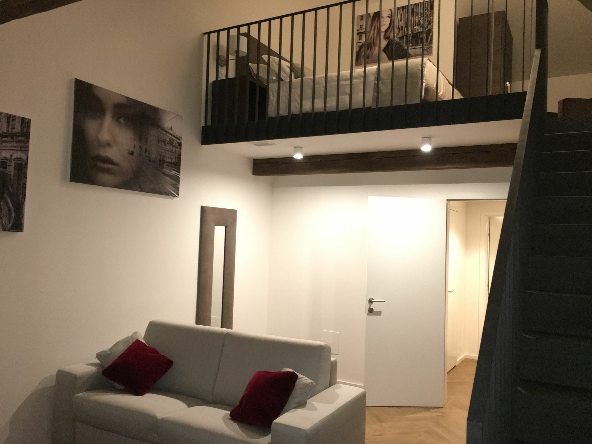 Limehome Halkova Praga